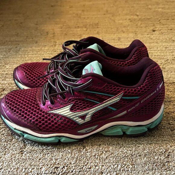Mizuno Wave Enigma 5 running shoe NEW - Picture 1 of 7